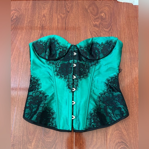 Victorian Green Lace Corset - Picture 6 of 6